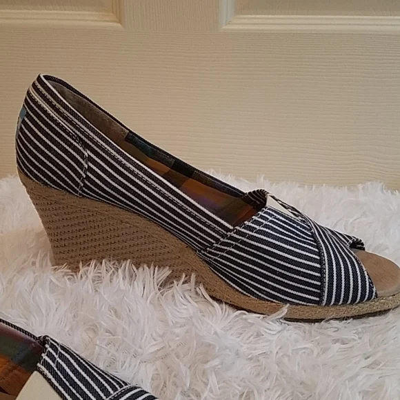 Toms Canvas Espadrille Wedge Sandals - Picture 6 of 10